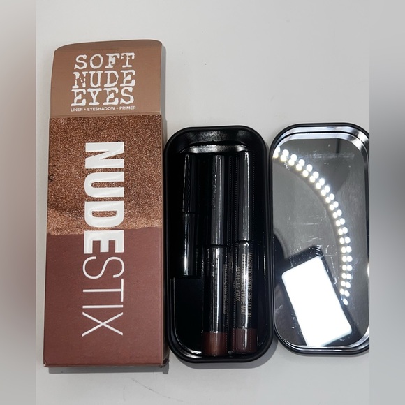NUDESTIX Other - Nusestix Soft Nude Eyes 3 pc eyeshadow kit